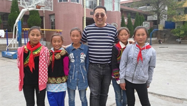 【媒體(ti)報道】雷文(wén)勇:要讓有(yǒu)知識的(de)農民(mín)留在(zai)土地上